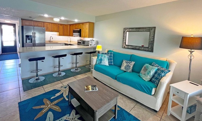 Crescent Beach Copropriété | Pelican Inlet B110 Beachside Community