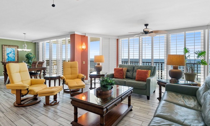 Thomas Drive Copropriété | Pelican Walk 506 - Pet Friendly Condo on the Beach!