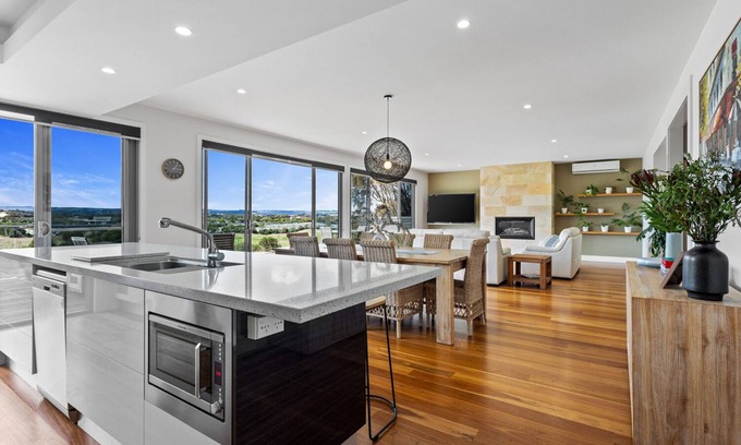 Fingal Maison | Peninsula View House by Ready Set Stay