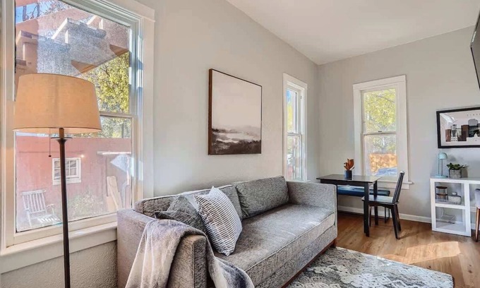 Washington Park West Appartement | Penn by Modern Midstay | Heart of Wash Park! #P2