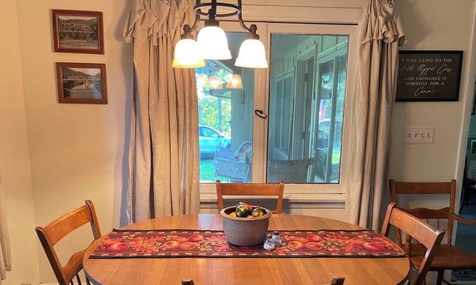 Mattawana Maison | Penn State Football or Mountain Escape . Enjoy the fire pit or sit on the deck.