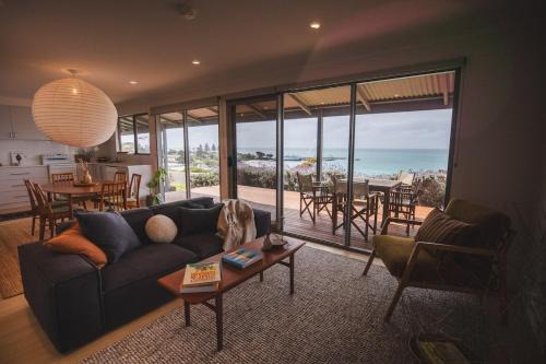 Penneshaw Maison | Penny Shack - Incredible sea views and just two minutes to the ferry