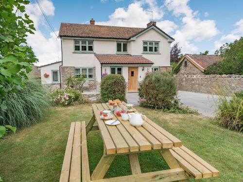 Banwell Maison | Pennyard House