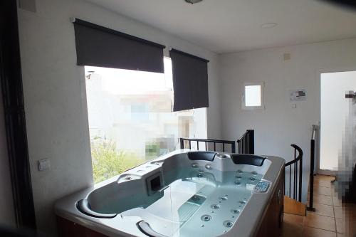 Casas de Cuadra Maison | Pensión Isla - Couples Only
