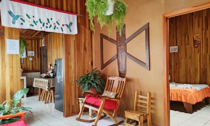Monteverde Lit Et Petit-Déjeuner | Pensión y Cabinas Colibrí Monteverde, tu mejor opción de descanso!