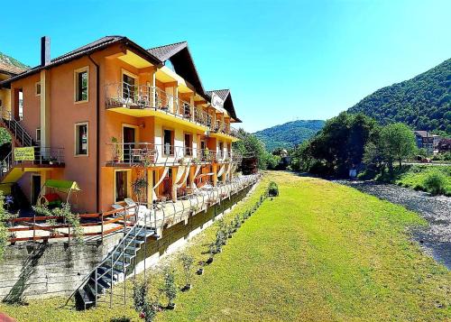 Baile Herculane Maison | Pension Camelia