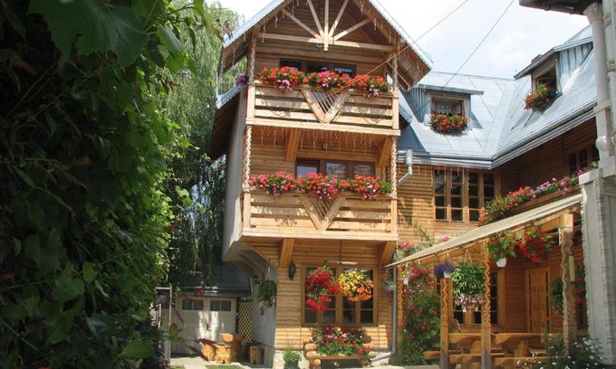 Vatra Moldovitei Maison | Pension Crizantema