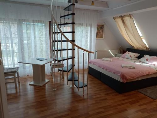Grein Appartement | Pension DonauBlick Grein 2 in Stifterstrasse19. (2 Apartment )