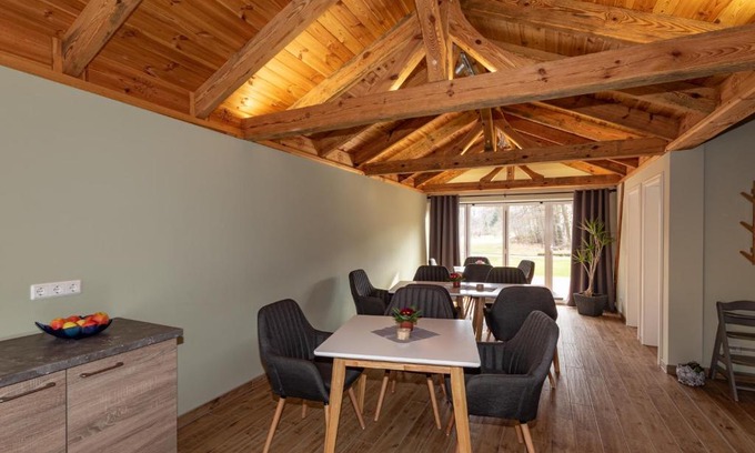 Burg-Dorf Maison | Pension Lukask