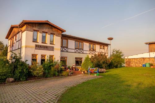 Berkholz-Meyenburg Maison | Pension Moritz unterm Storchennest -16303 Schwedt,Schwedter Allee1
