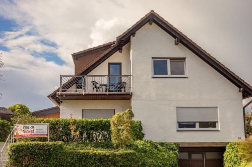 Hahnlein Appartement | Pension Nickel Ferienwohnung DG Am Holzlachgraben