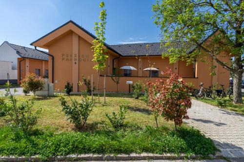 Parndorf Maison | Pension Pannonia