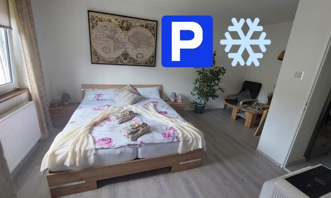 Oos Appartement | Pension RINGO, Airport Pit Stop, Bahnhof und Flughafen in der Nähe