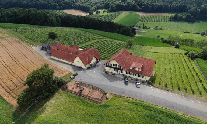 Gemeinde Hohenbrugg-Weinberg Maison | Pension Rucksackpeter