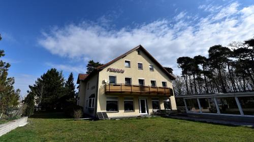 Ottendorf-Okrilla Lit Et Petit-Déjeuner | Pension Schwesinger