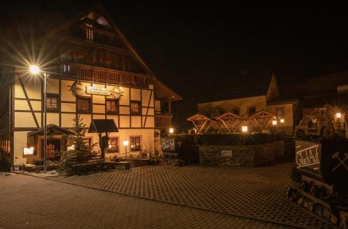 Thermalbad Wiesenbad Maison | Pension und Gaststätte Zur Knappenschänke