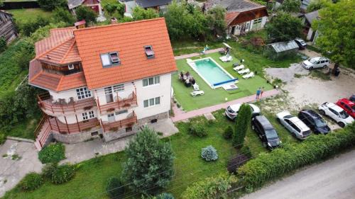 Covasna Maison | Pensiunea Apolka Panzió