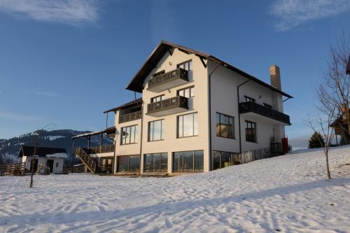 Cozanesti Maison | PENSIUNEA ARINAS
