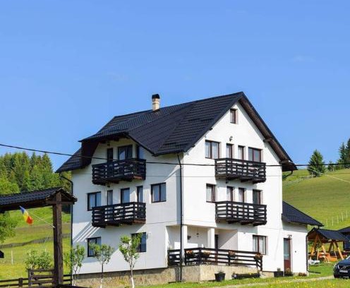 Dorna Candrenilor Maison | Pensiunea Crinul Bucovinei