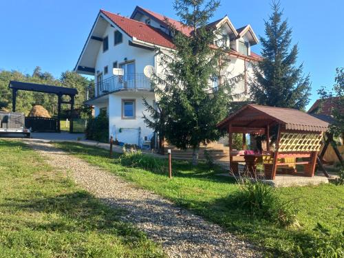 Bradu Maison | Pensiunea Iza