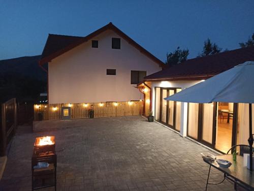 Patarlagele Maison | Pensiunea Sufletul Pădurii