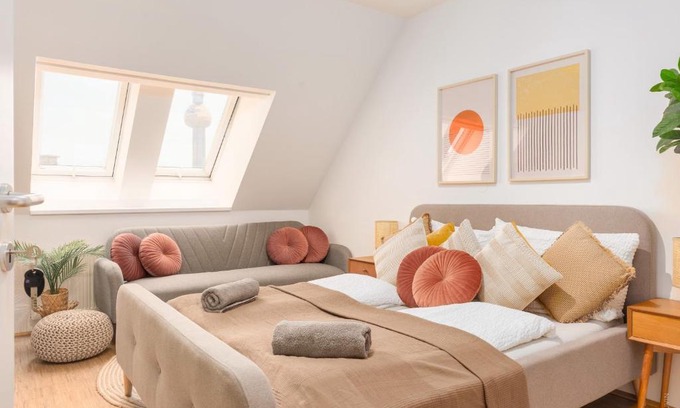 Thurygrund Appartement | Penthouse, 3 separate Bedrooms, 2 min to U6 Nussdorfer Straße