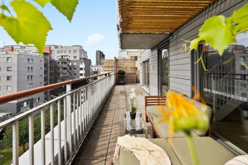 Gronland Appartement | Penthouse 3-Story with 2 Terraces & Balcony