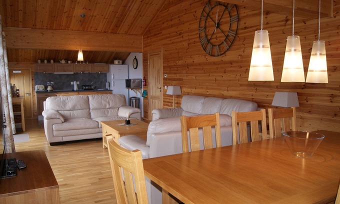 La Roche Appartement | Penthouse chalet appartement, 8 couchages, Sky TV, internet et garage belle vue