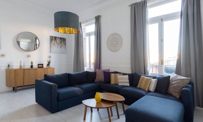 Malasana Appartement | PENTHOUSE deluxe GRANVIA, by MONARO*****