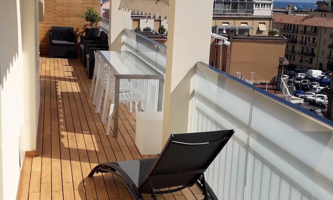 Alassio Appartement | PENTHOUSE JUST RENOVATED 50 METERS FROM THE SEA, CAR BOX 5 MINUTES FROM THE ACCOMMODATION