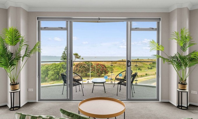 Papamoa Beach Appartement | Penthouse & Panoramic Views!
