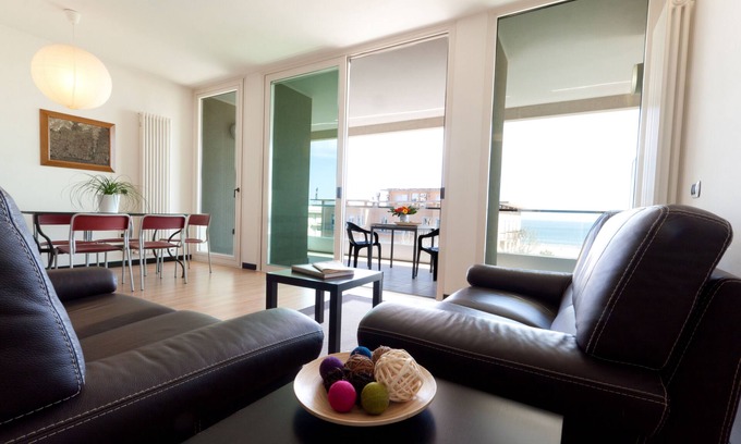 Marina Centro Appartement | Penthouse lune de miel avec vue sur la mer