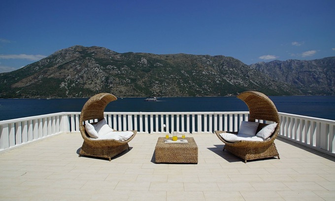 Donji Stoliv Villa | PENTHOUSE STOLIV Jusqu'à 9 lits à 5 m de la mer Ponton privé Terrasse 95m2 Seawiev