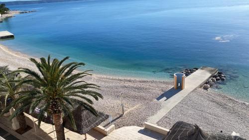 Podgora Appartement | Penthouse Villa Spomenka top floor apartment on central beach