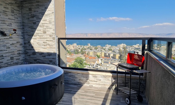 Tiberias Appartement | Penthouse With Jacuzzi and stunning views Sea of Galilee
