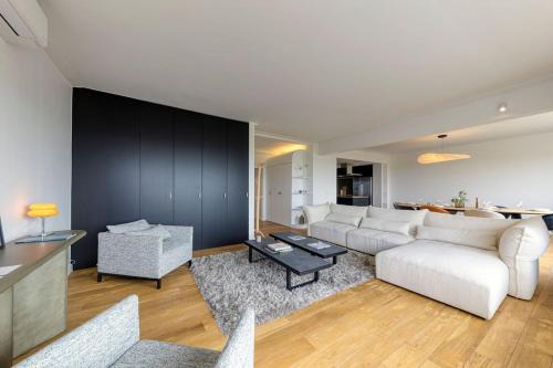 Ukkel Appartement | Penthouse with Private Cinema