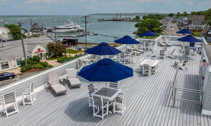 Plymouth Cultural District Appartement | Penthouse with Private Roofdeck on Plymouth Harbor