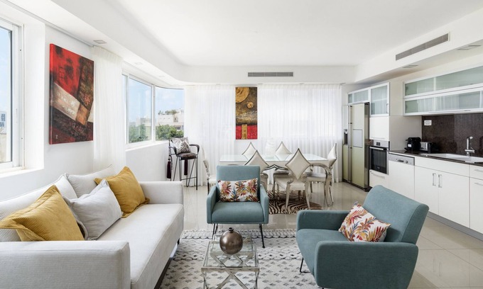Old North Appartement | Penthouse with Terrace & Panoramic View by FeelHome