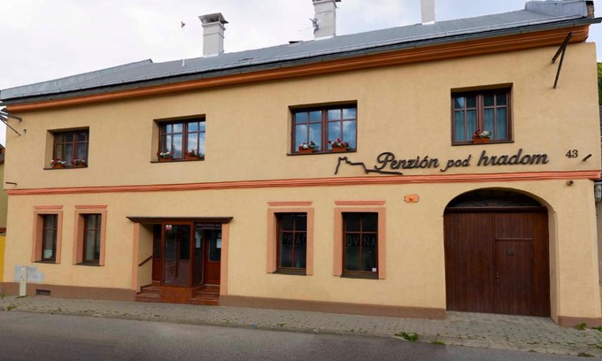 Gelnica Maison | Penzión pod hradom Gelnica