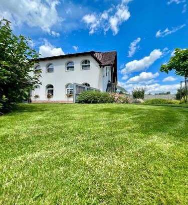 Hustenovice Maison | Penzion Apartmány Adamčík