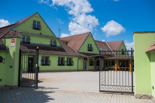 Znojmo Maison | Penzion Eden