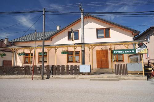 Hrabusice Maison | Penzion Jendrál