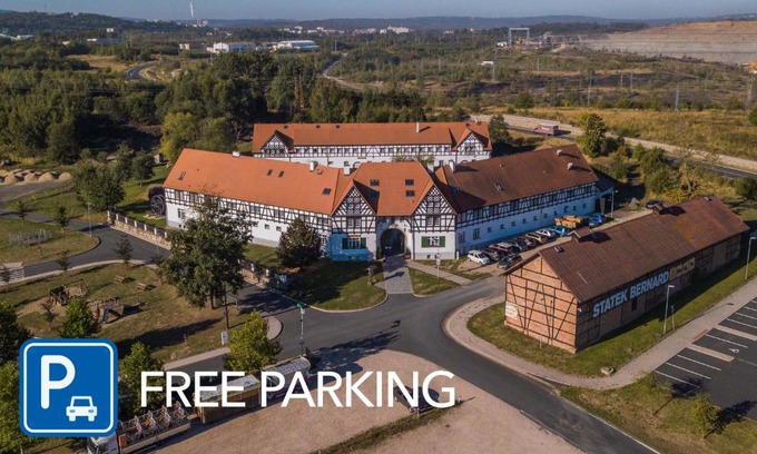 Kralovske Porici Maison | Penzion statek Bernard