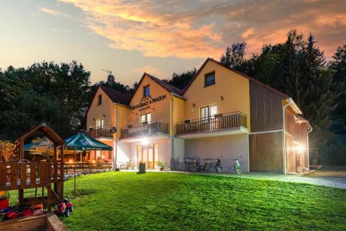 Pozlovice Maison | Penzion U Hráze