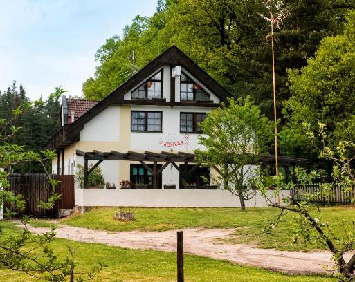 Novosedly nad Nezarkou Maison | Penzion U kostela Mláka