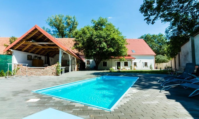 Dalesice Maison | Penzion u Zámku Dalešice pro 20 osob