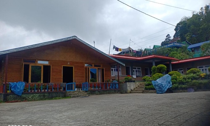 Rishop Maison | Peon Tar Home stay & Twin Inn restaurant