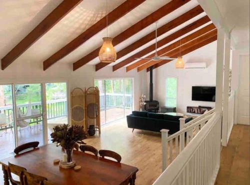 Smiths Lake Maison | Peppertree