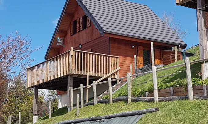 Murat-le-Quaire Chalet De Ski | Chalet montagnard Perce neige avec terrasse plein Sud- 5 personnes