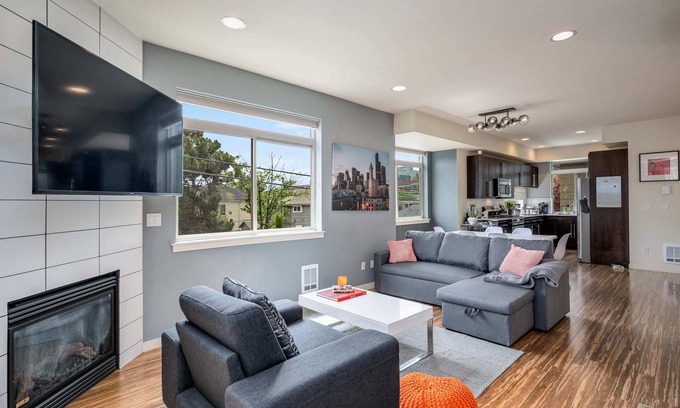 Minor Maison | Perch - Marion Manor 13: Spacious & cozy living in the heart of Seattle